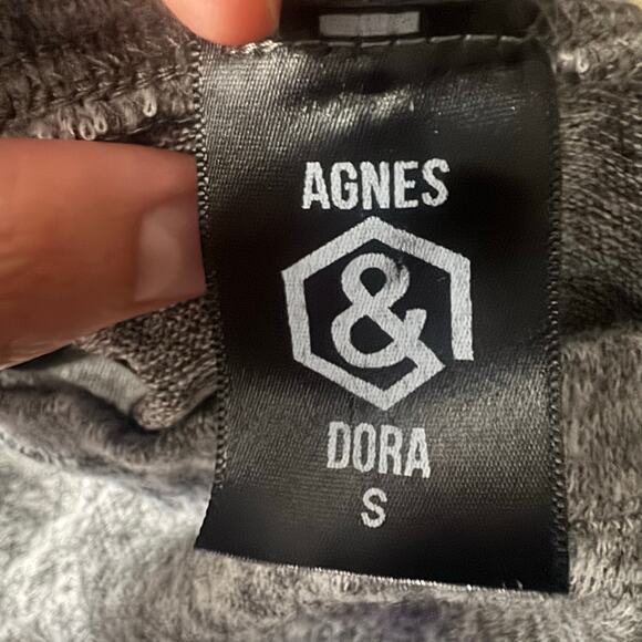 43. NEW W/ Tag Agnes & Dora Cropped Sweater Size Small - Picture 3 of 4